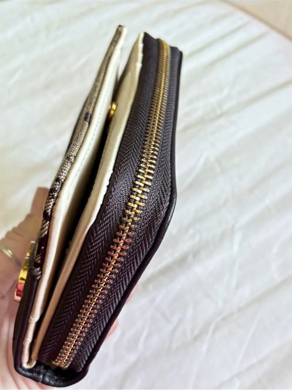 Juicy Couture Black and Beige Logo Zip Wallet with Gold Heart Emblem y2k clutch
